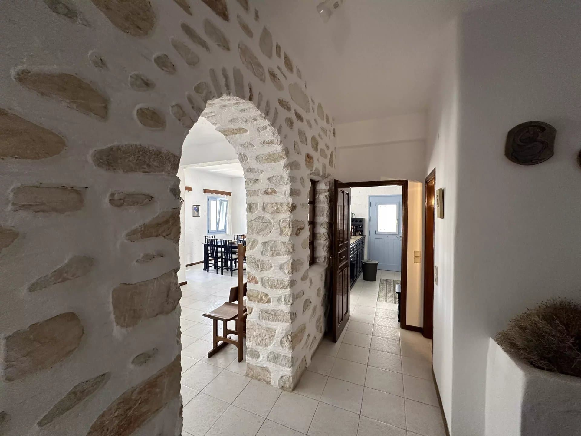 FOR SALE - SPACIOUS VILLAGE HOUSE WITH SEA VIEW - PAROS ISLAND - Image 25