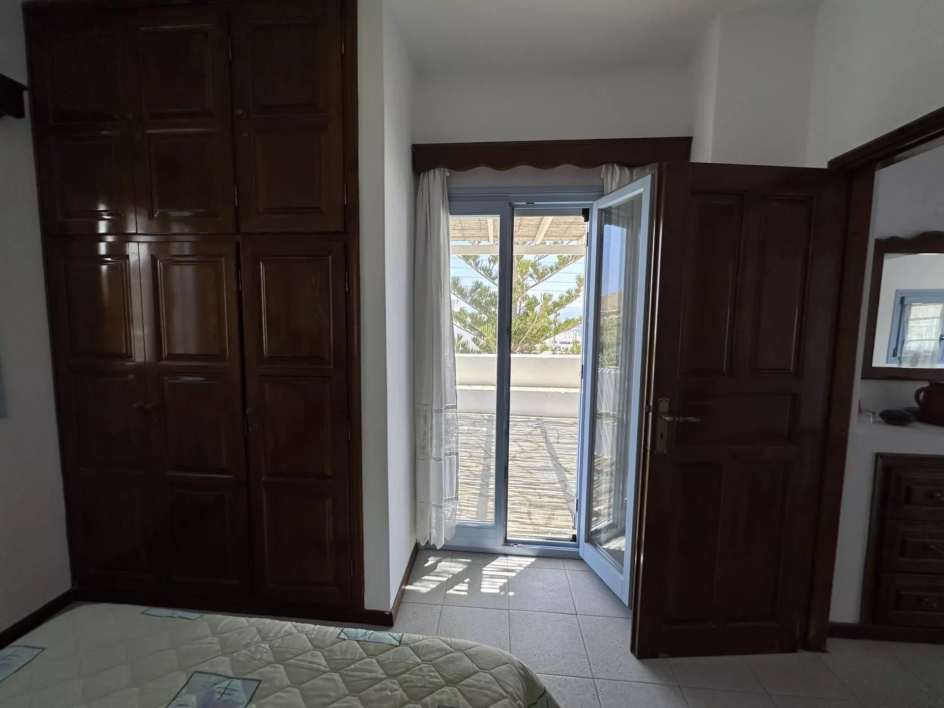FOR SALE - SPACIOUS VILLAGE HOUSE WITH SEA VIEW - PAROS ISLAND - Image 12