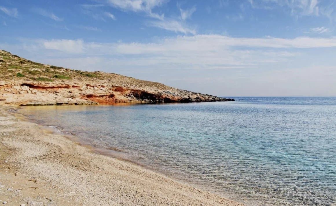 Exceptional Coastal Estate in Ios – Direct Beach Access & Panoramic Sea Views - Image 2