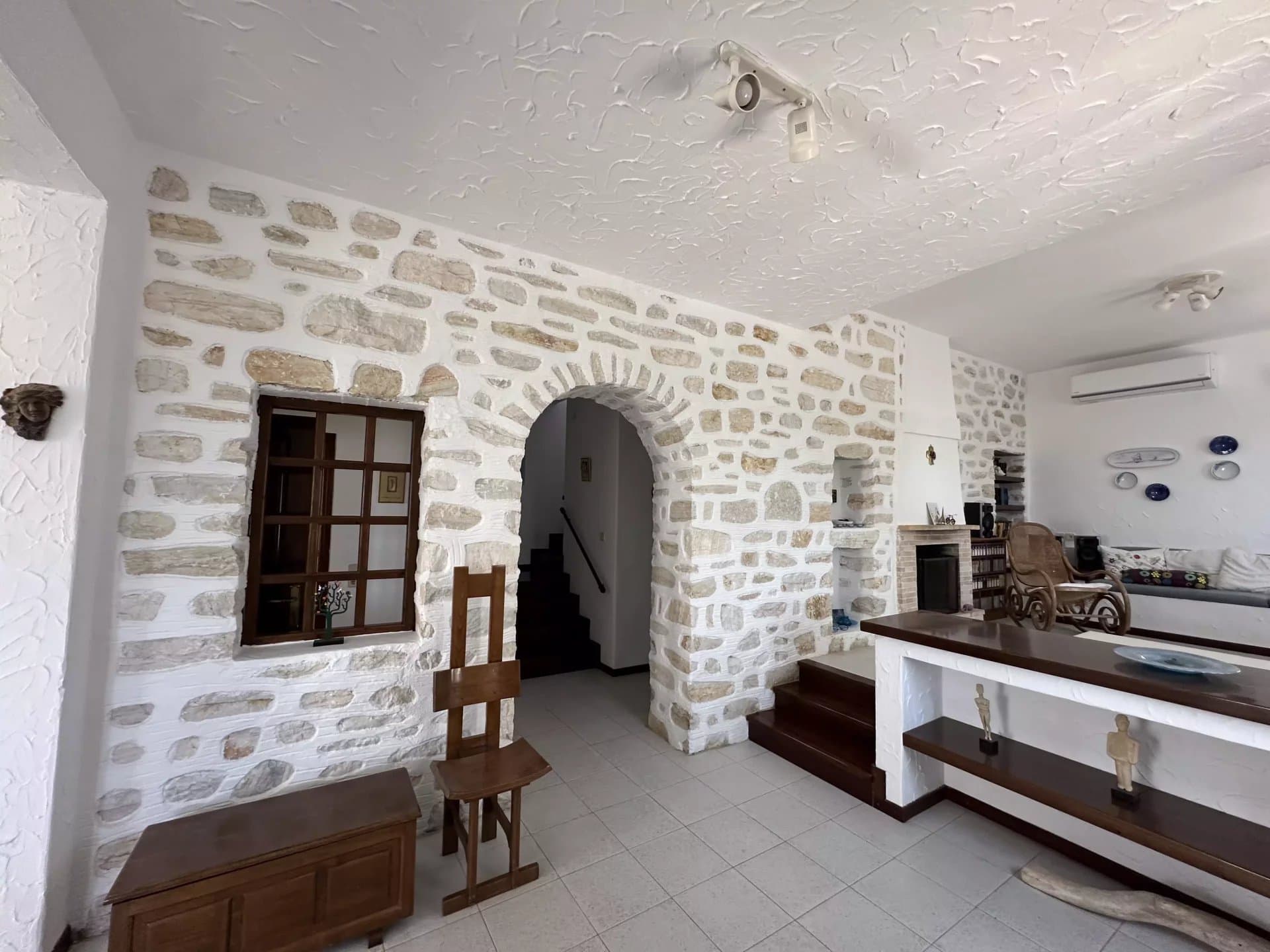 FOR SALE - SPACIOUS VILLAGE HOUSE WITH SEA VIEW - PAROS ISLAND - Image 44