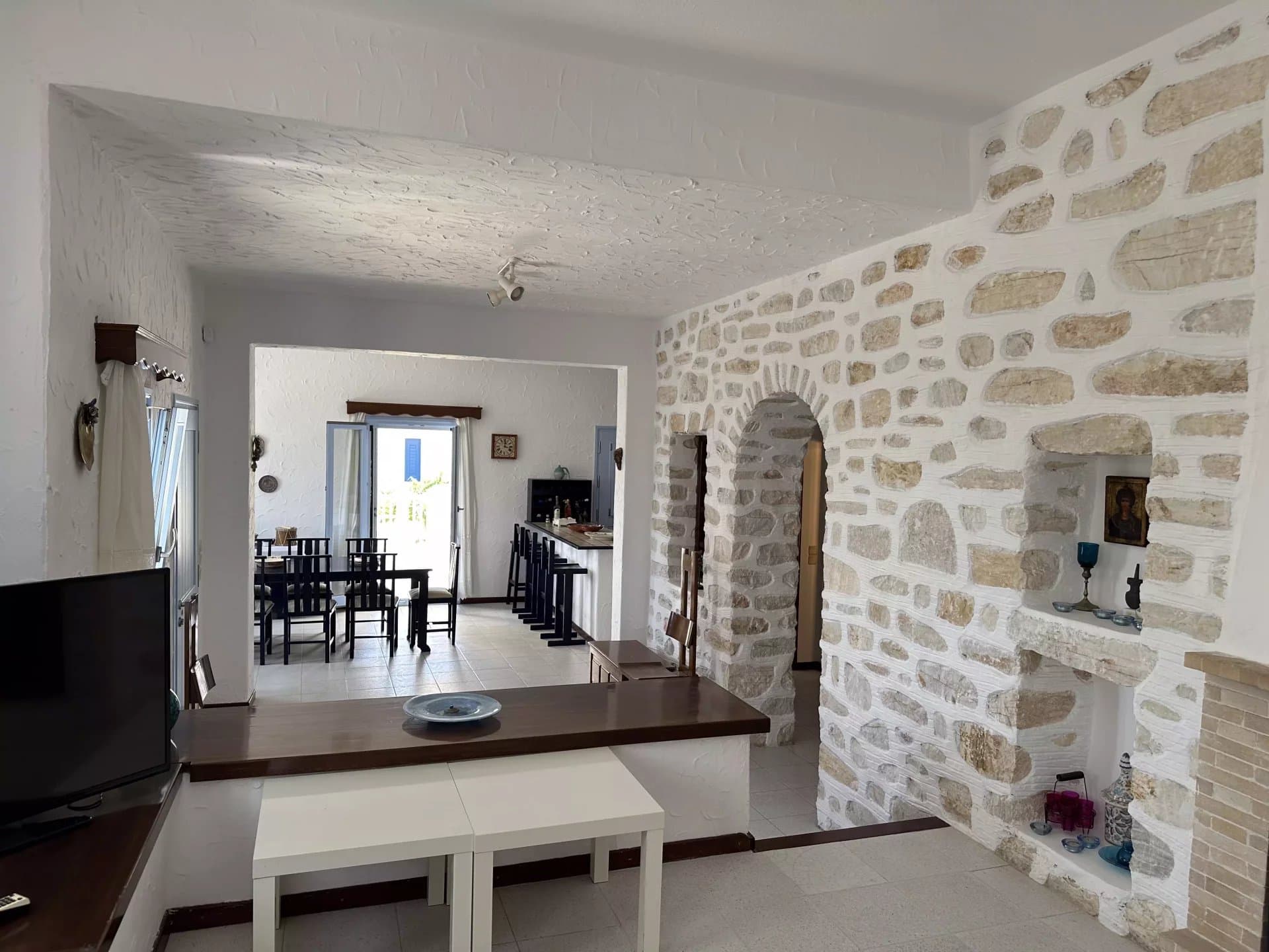 FOR SALE - SPACIOUS VILLAGE HOUSE WITH SEA VIEW - PAROS ISLAND - Image 32