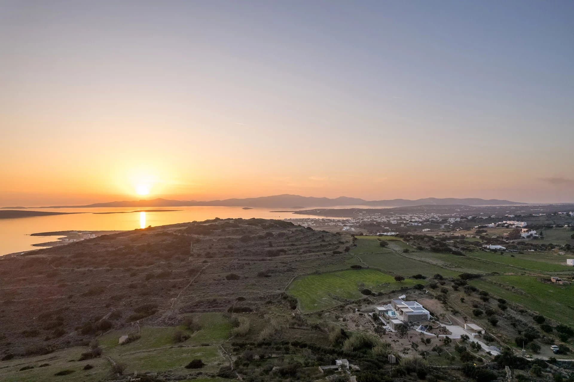 Brand-new luxury villa with pool & sea view – Faragas, Paros - Image 36