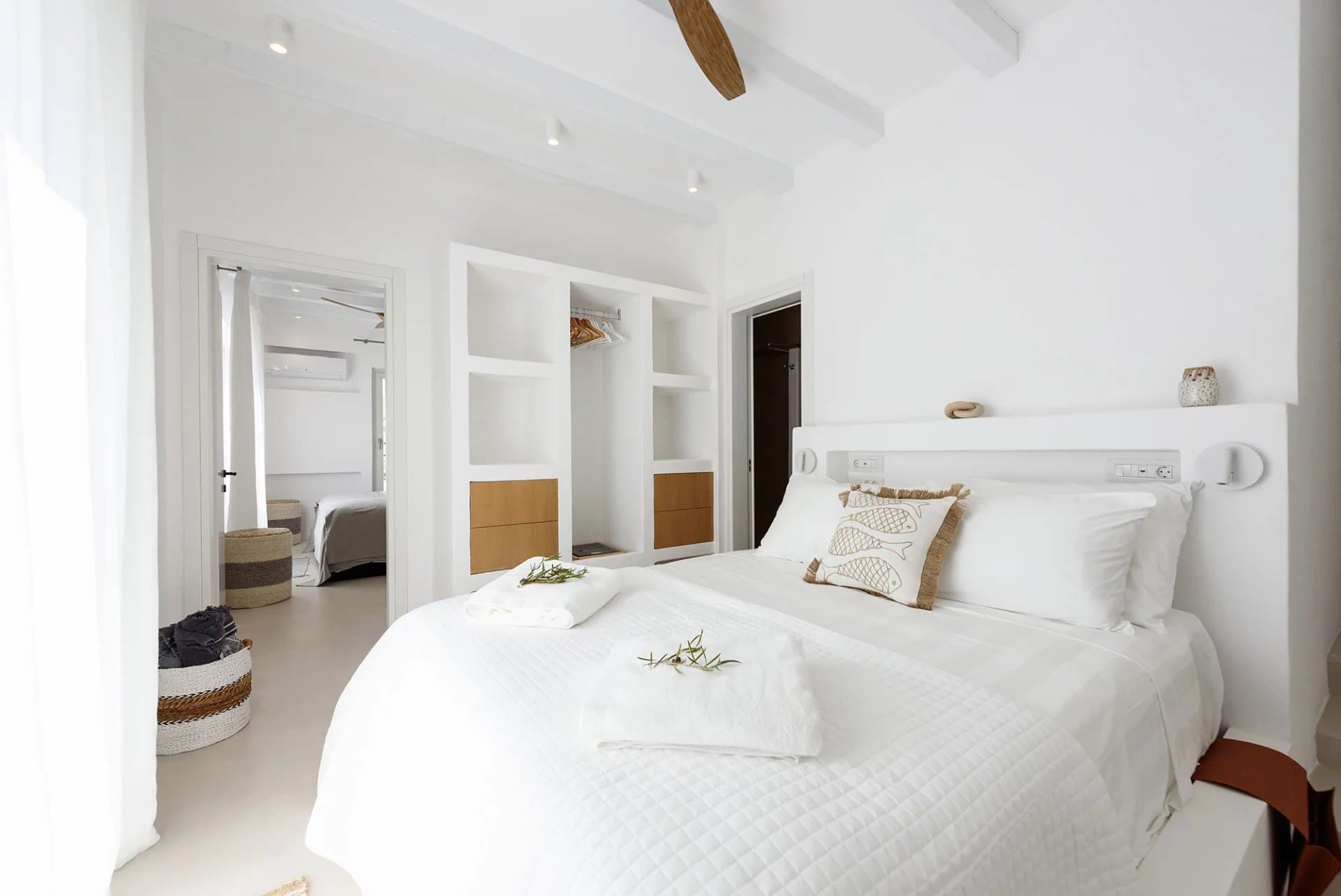 Brand-new luxury villa with pool & sea view – Faragas, Paros - Image 19