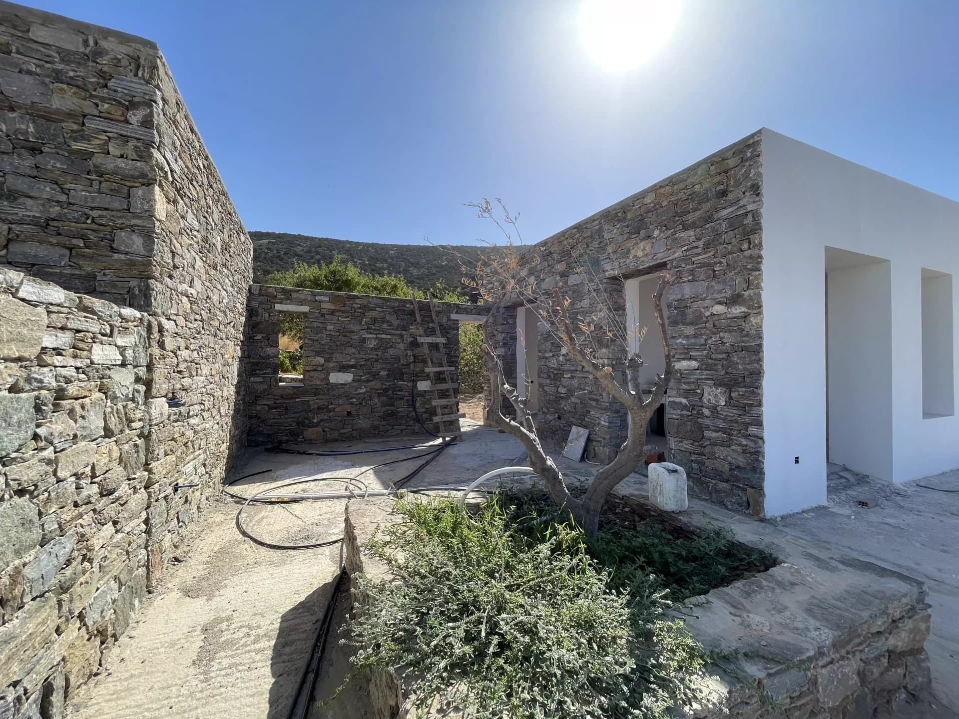 Elegant Stone Estate with Sea View – Agkairia, Paros - Image 11