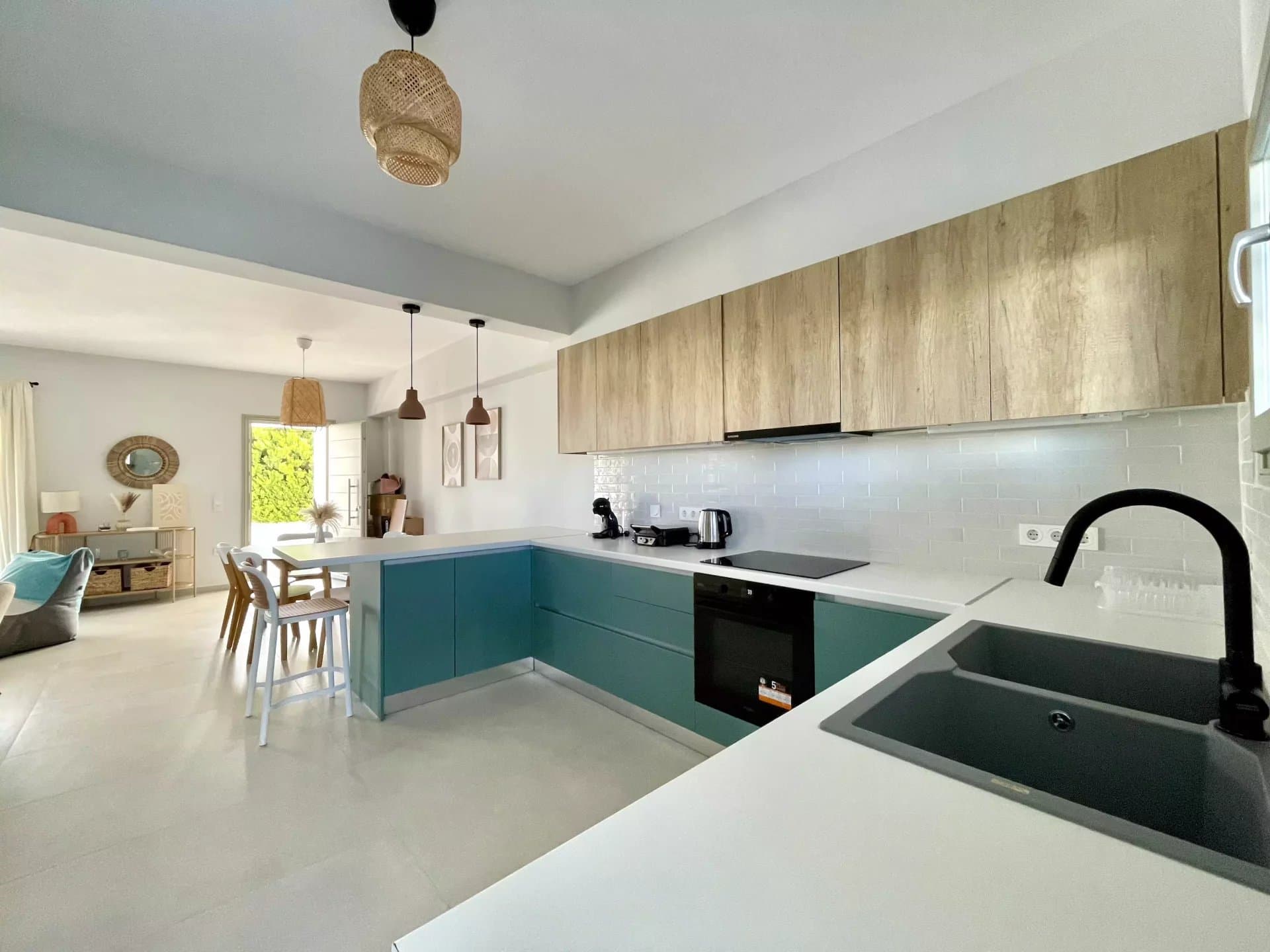 Elegant Coastal Home for Sale in Piso Aliki – Just Steps from the Sea – Paros - Image 6