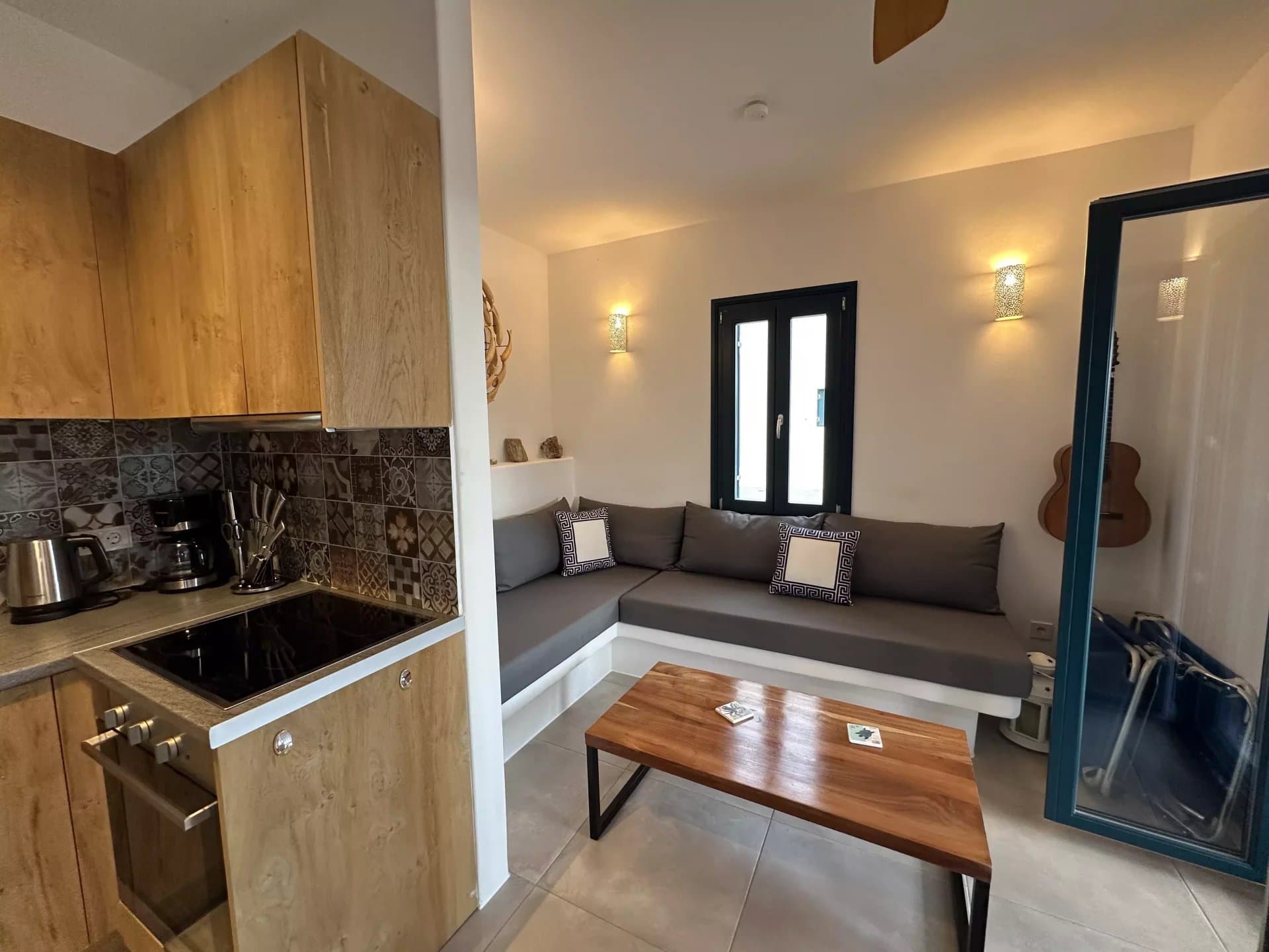 Charming Sea-View Maisonette in Aspro Chorio, Paros - Image 10