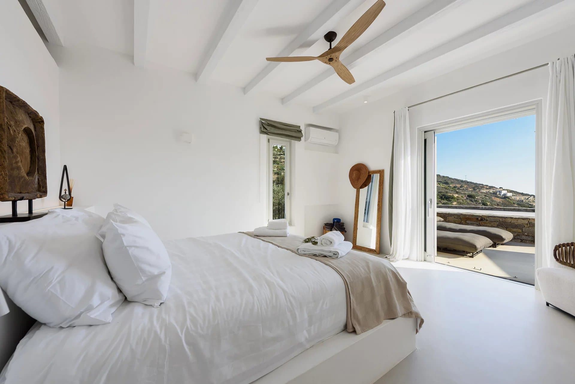 Brand-new luxury villa with pool & sea view – Faragas, Paros - Image 23