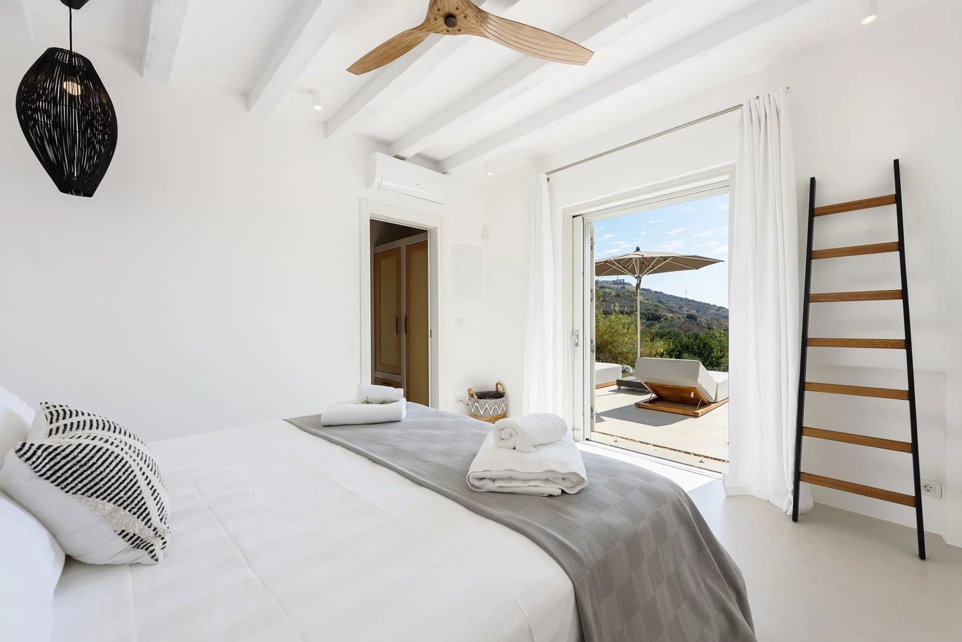 Brand-new luxury villa with pool & sea view – Faragas, Paros - Image 34