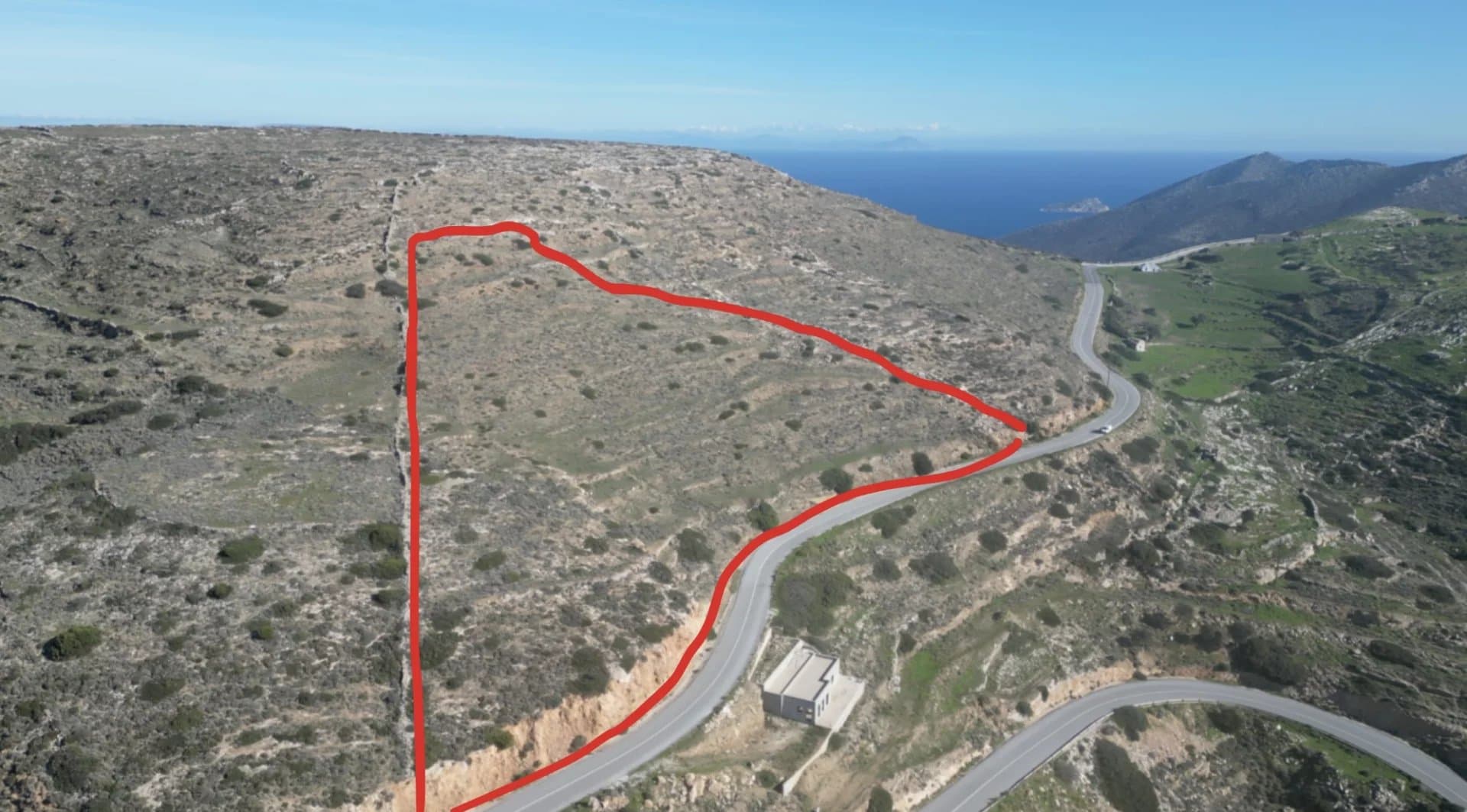 Between open countryside and sea horizons, a plot of authentic Cycladic character – Epano Campos, Ios - Image 2