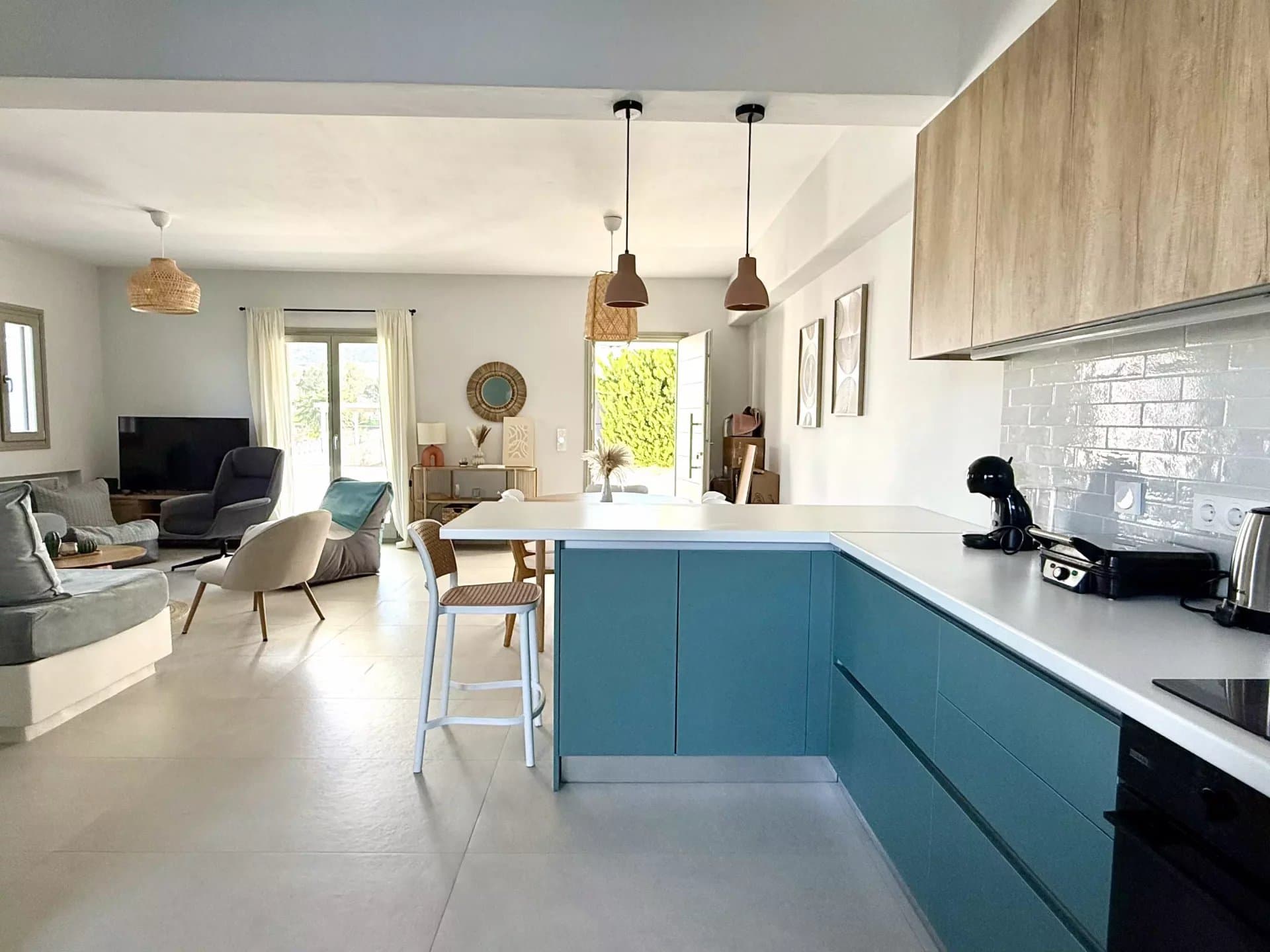 Elegant Coastal Home for Sale in Piso Aliki – Just Steps from the Sea – Paros - Image 5